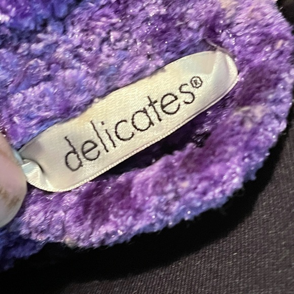 Delicate gorgeous purple crushed velvet look poly. Large - Picture 10 of 15